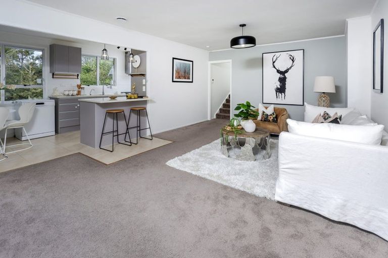 Photo of property in 16 West Glade Crescent, Birkenhead, Auckland, 0626