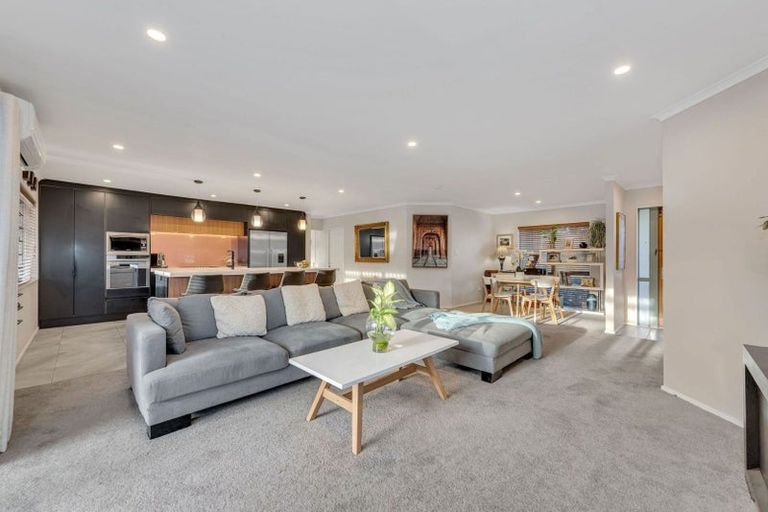 Photo of property in 2 Cottesmore Place, Huntington Park, Auckland, 2013