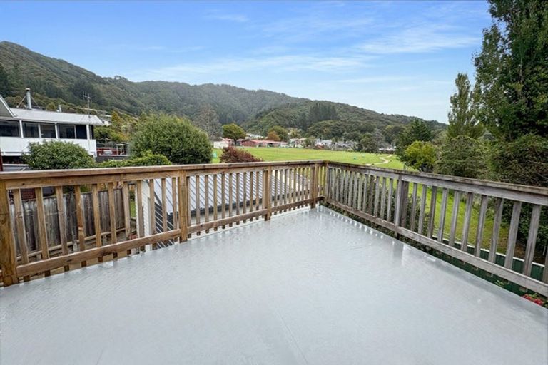 Photo of property in 14 Holland Street, Wainuiomata, Lower Hutt, 5014