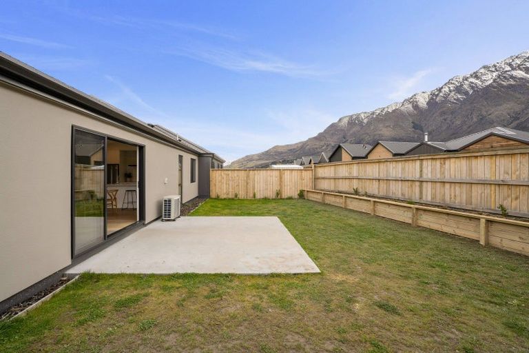 Photo of property in 45 Cheviot Street, Jacks Point, 9371