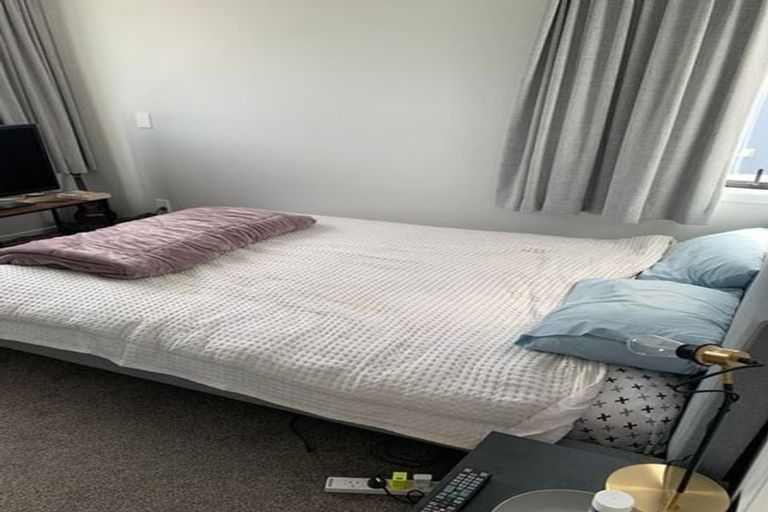 Photo of property in 29b Glanmire Road, Newlands, Wellington, 6037