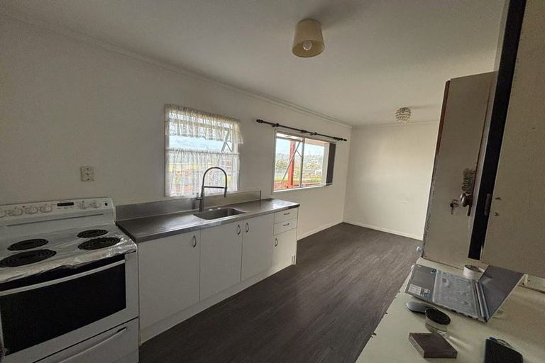 Photo of property in 7 Helleur Road, Massey, Auckland, 0614