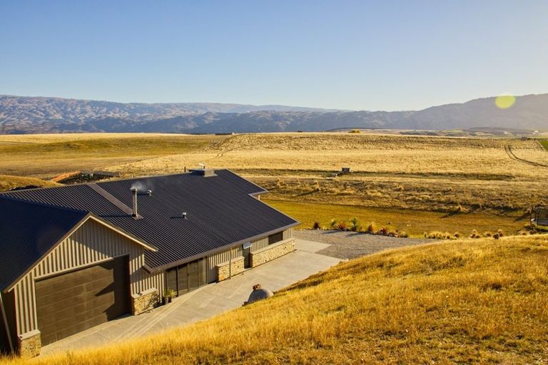 Photo of property in 211 Mcarthur Road, Springvale, Alexandra, 9391