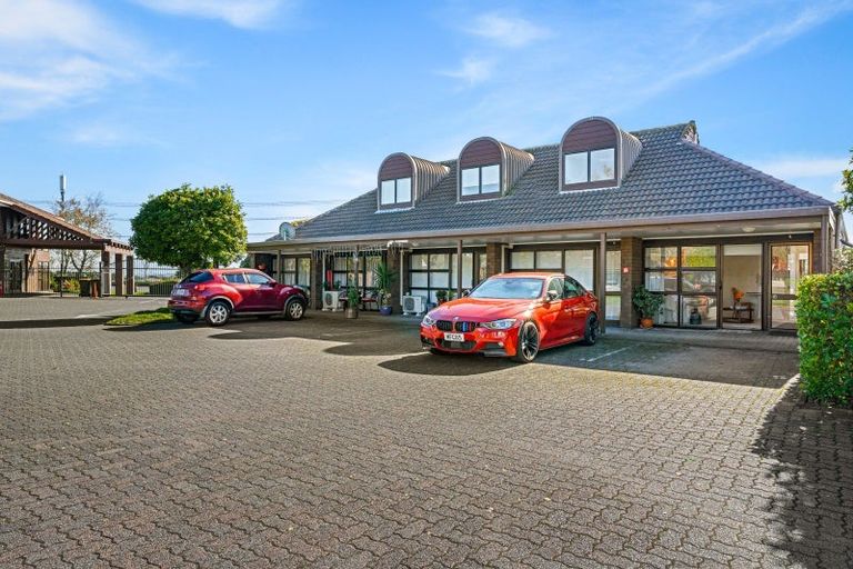 Photo of property in 327e Hobsonville Road, Hobsonville, Auckland, 0618