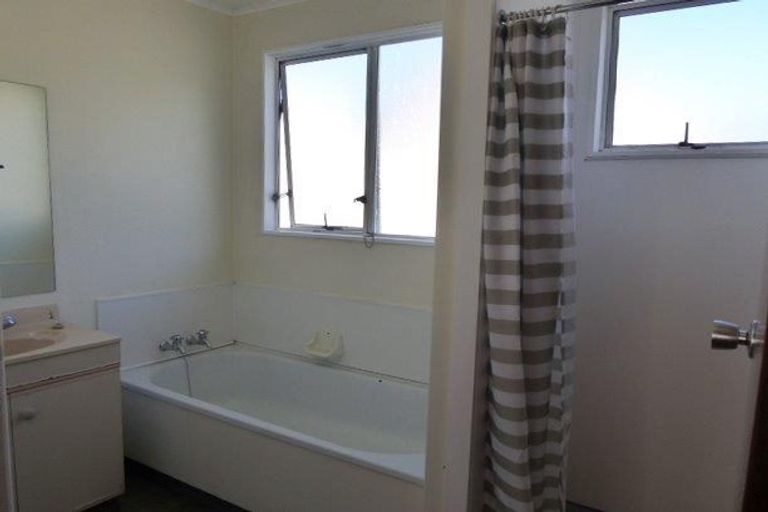 Photo of property in 15/98 Pharazyn Street, Melling, Lower Hutt, 5010