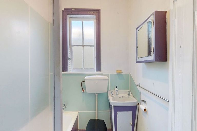 Photo of property in 4 Devon Street, Aro Valley, Wellington, 6021