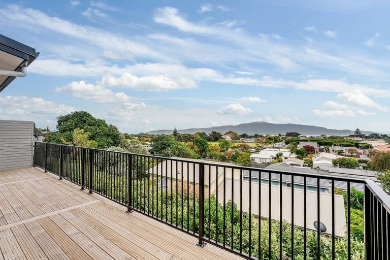 Photo of property in 8a Martin Road, Paraparaumu Beach, Paraparaumu, 5032
