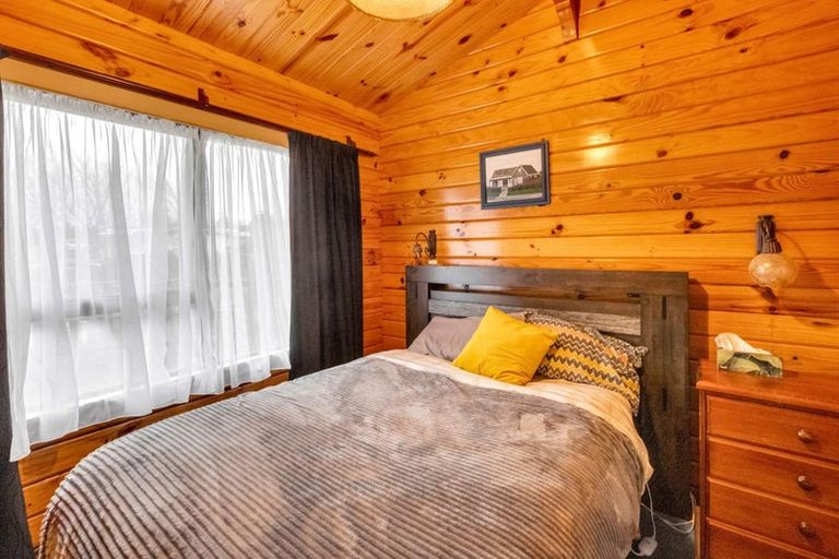 Photo of property in 39 Newburn Street, Waikaia, 9778