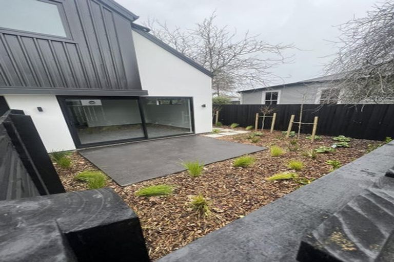 Photo of property in 2/114 Cranford Street, St Albans, Christchurch, 8014
