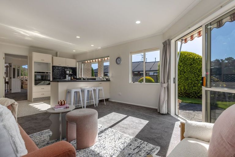 Photo of property in 15a Runanga Grove, Waikanae, 5036