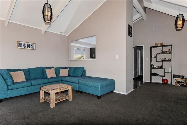 Photo of property in 2/44 Lilburn Crescent, Massey, Auckland, 0614