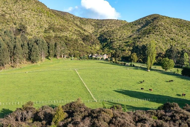 Photo of property in 113 Bucks Road, Tauwharenikau, Featherston, 5773
