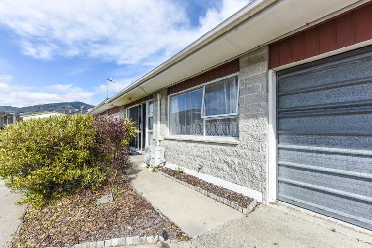 Photo of property in 2/8 Exeter Street, Stoke, Nelson, 7011