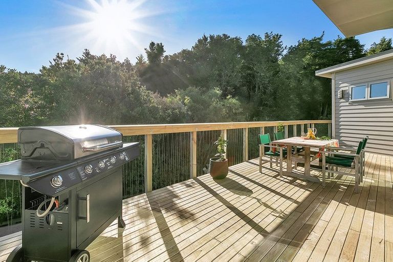 Photo of property in 96a Eskdale Road, Birkdale, Auckland, 0626