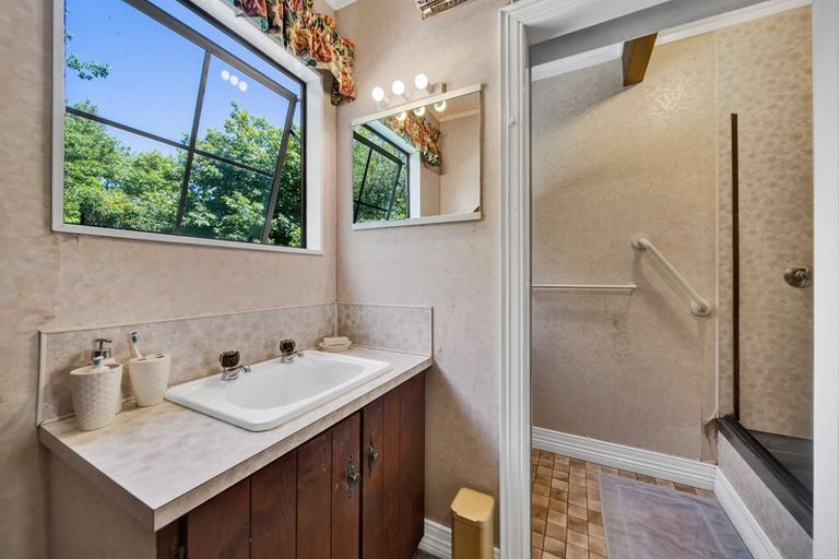 Photo of property in 27 Montjoy Street, Stratford, 4332