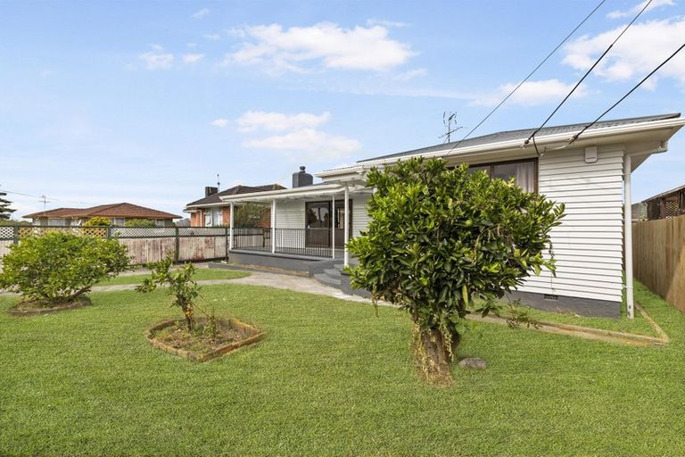Photo of property in 14 Clayton Road, Manurewa, Auckland, 2102