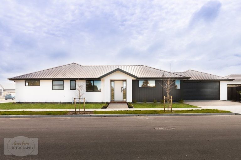 Photo of property in 29 Woodford Avenue, Woodend, 7610
