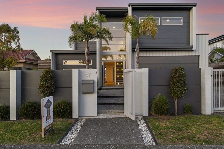 Photo of property in 37 Forstera Way, Papamoa Beach, Papamoa, 3118