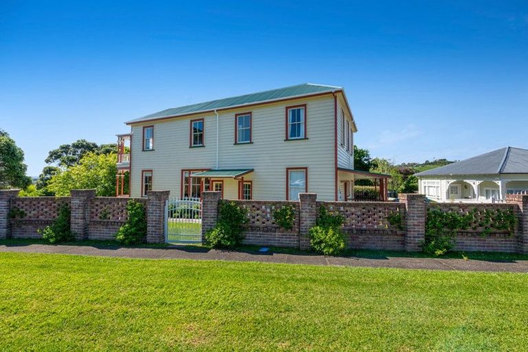 Photo of property in 14 Nelson Street, Helensville, 0800