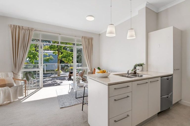 Photo of property in 2 Parkside Drive, Orewa, 0931