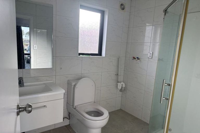 Photo of property in 2 Cranberry Place, Bucklands Beach, Auckland, 2012