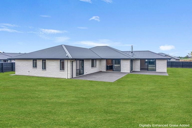 Photo of property in 1 Roach Lane, Amberley, 7481