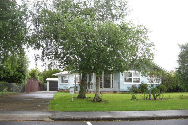 Photo of property in 1 Sunnypark Avenue, Rosehill, Papakura, 2113