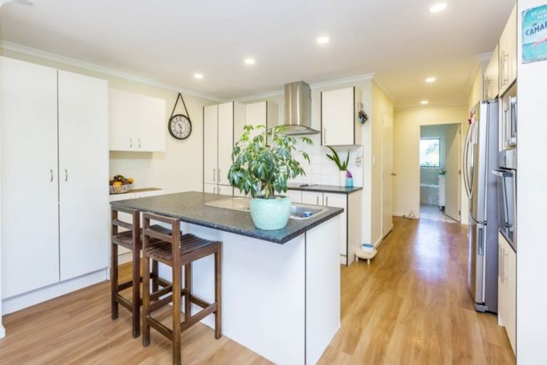 Photo of property in 8 Ronald Scott Grove, Riverstone Terraces, Upper Hutt, 5018