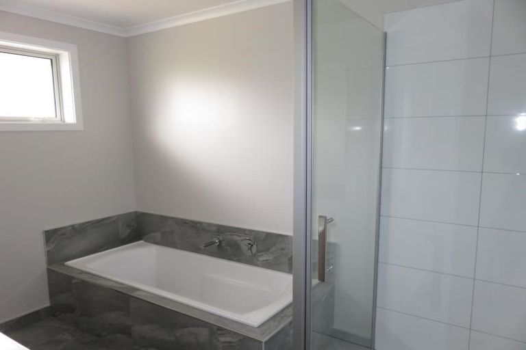 Photo of property in 102 Melksham Drive, Churton Park, Wellington, 6037