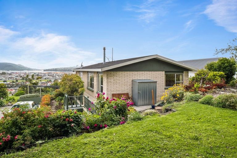 Photo of property in 62 Easther Crescent, Kew, Dunedin, 9012