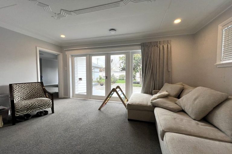Photo of property in 192 Weston Road, St Albans, Christchurch, 8052