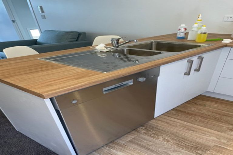 Photo of property in 2/20 Marama Street, Castor Bay, Auckland, 0620