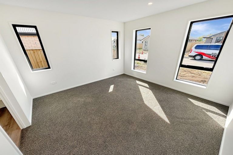 Photo of property in 14 Anderson Park Drive, Waikanae, 5036