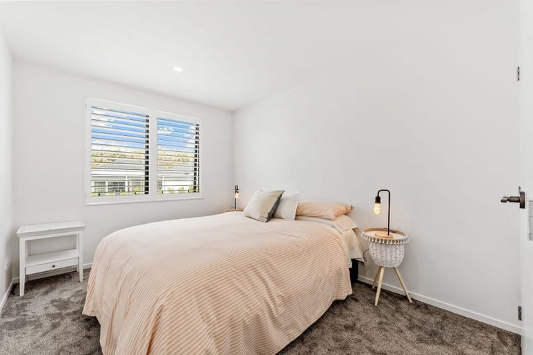 Photo of property in 35 Sidwell Road, Wainui, 0932
