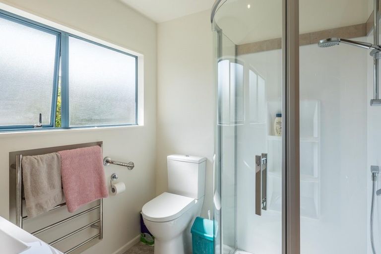 Photo of property in 8 Leigh Place, Paraparaumu Beach, Paraparaumu, 5032