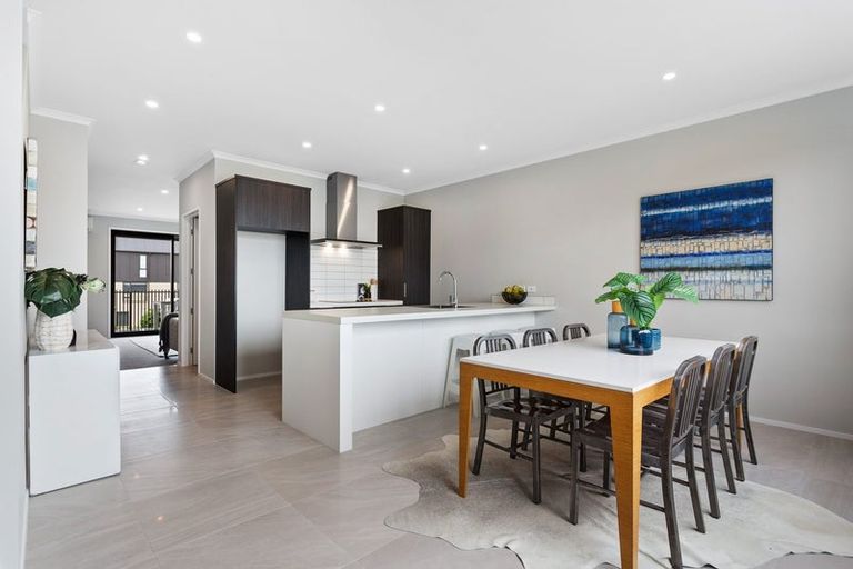 Photo of property in 2/1 Ko Roa Lane, Hobsonville, Auckland, 0616