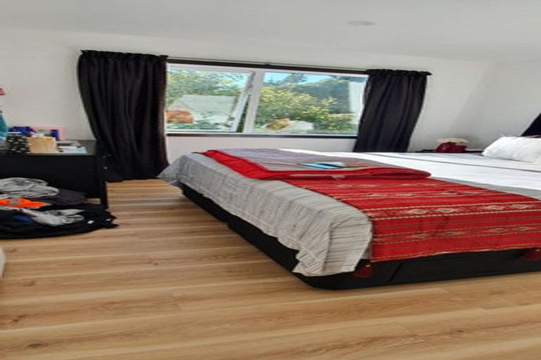 Photo of property in 9a Cheshire Street, Cannons Creek, Porirua, 5024