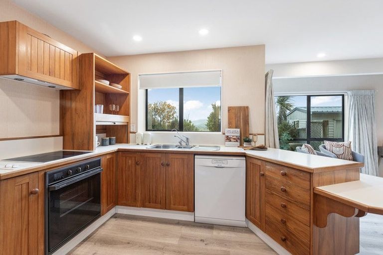 Photo of property in 52 Abilene Crescent, Churton Park, Wellington, 6037