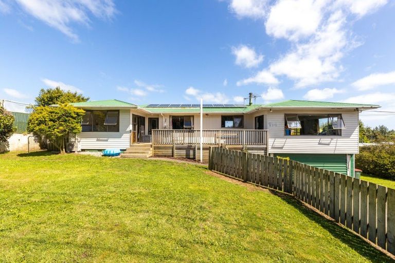 Photo of property in 114 Oxford Road, Okato, 4335