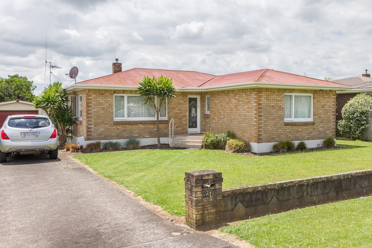 Photo of property in 240 Saint Marys Avenue, Te Awamutu, 3800
