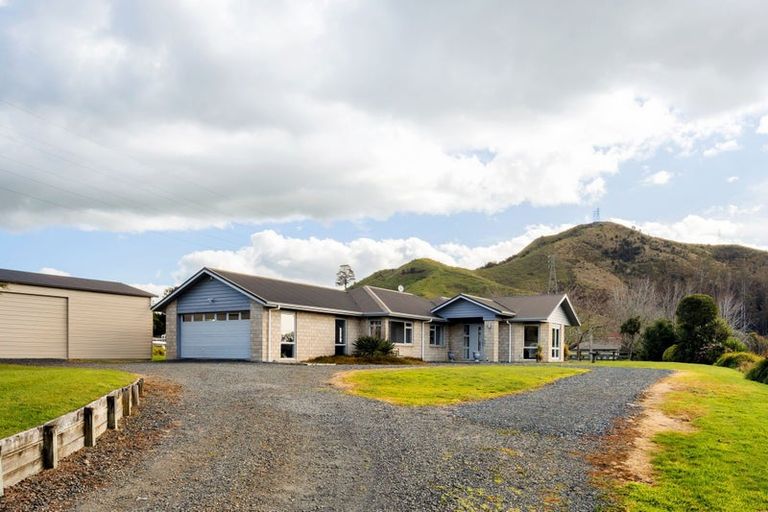 Photo of property in 10 Parker Road, Huntly, 3771