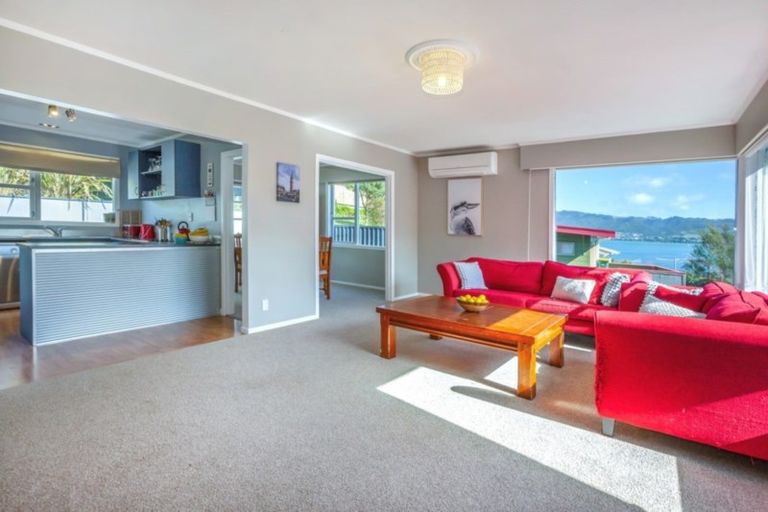 Photo of property in 9 Brora Crescent, Papakowhai, Porirua, 5024