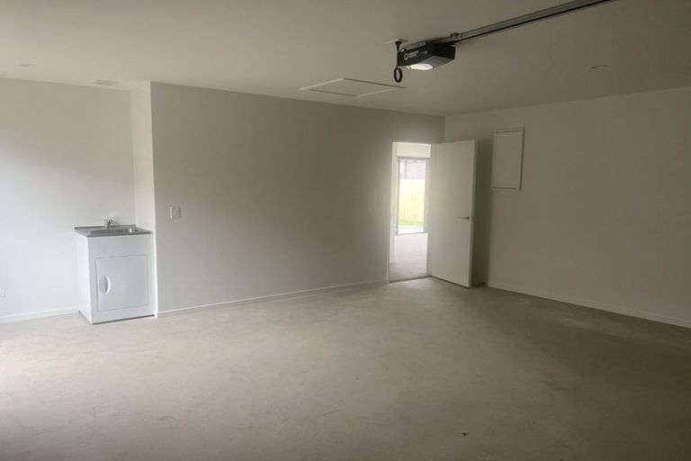 Photo of property in 27 Rita Angus Road, Belfast, 8051