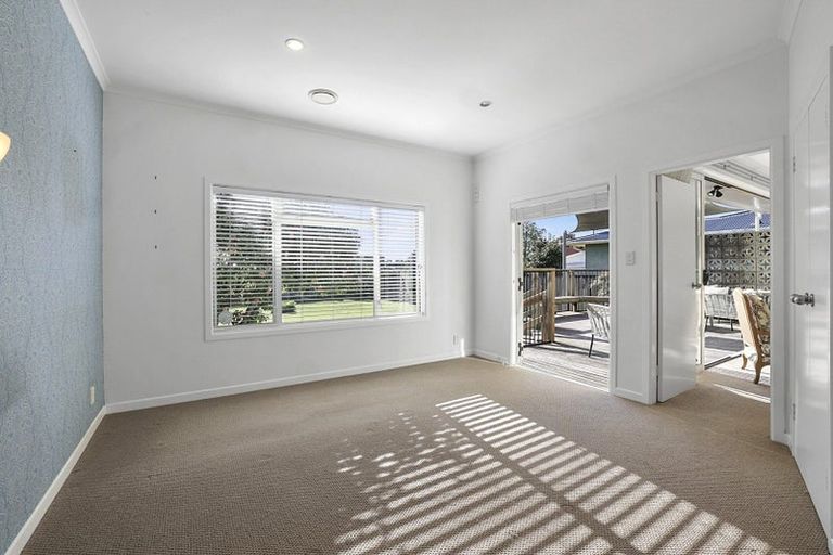 Photo of property in 27 List Street, Welbourn, New Plymouth, 4310