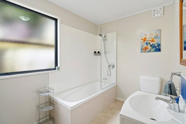 Photo of property in 33 Arawata Terrace, Fernhill, Queenstown, 9300