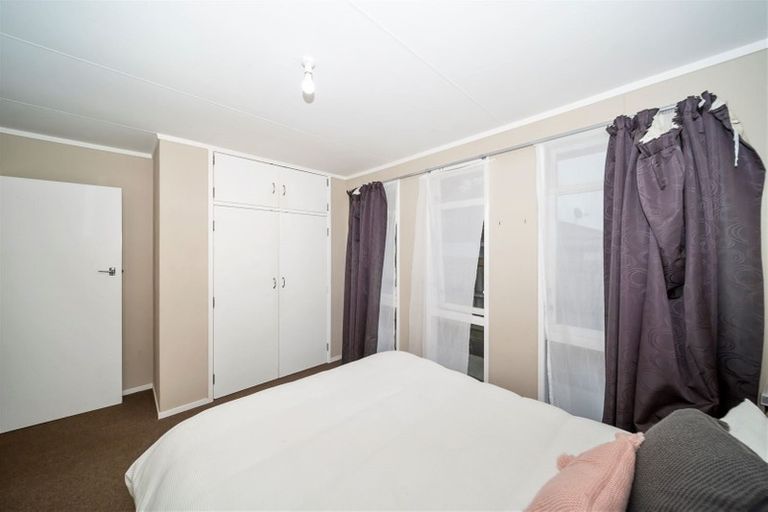 Photo of property in 25 Kamahi Avenue, Hawera, 4610