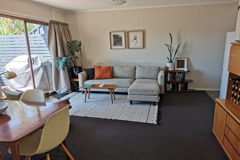Photo of property in 85e Stottholm Road, Titirangi, Auckland, 0604