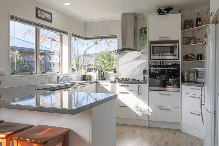 Photo of property in 19 Edgewater Grove, Whakatane, 3120