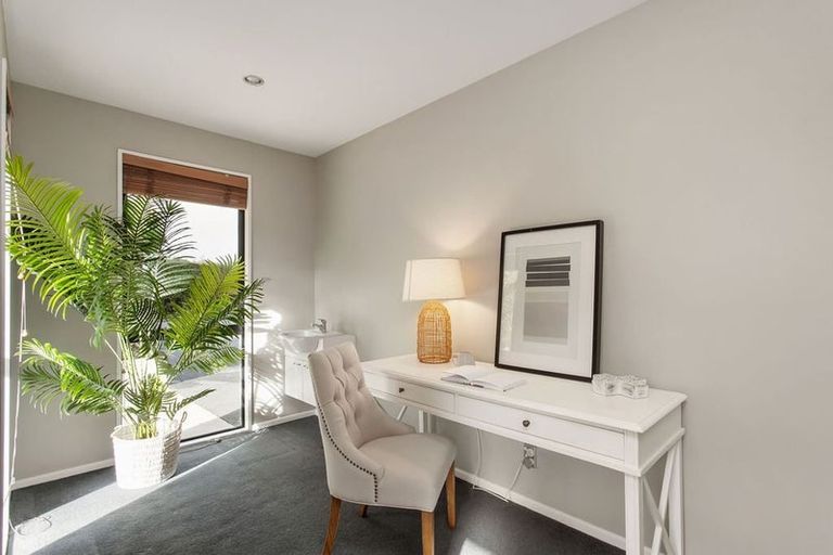 Photo of property in 290 Queen Elizabeth Ii Drive, Mairehau, Christchurch, 8052