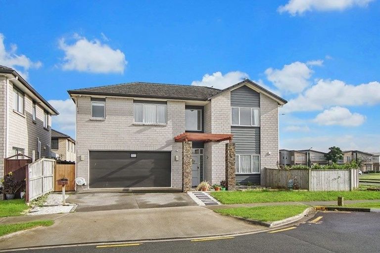 Photo of property in 1 Geranium Avenue, Flat Bush, Auckland, 2019